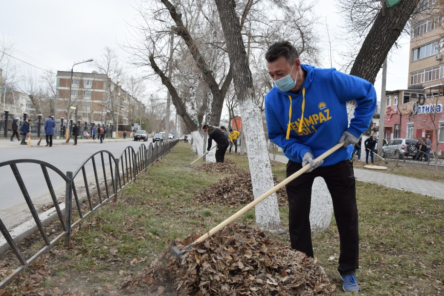 Во время субботника заводом было выпущено 150. ЖКХ человечки.