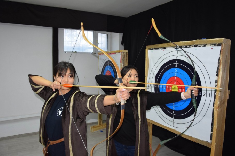 қарт әйелге куннилингус Настя Каменских жалаңаш порно