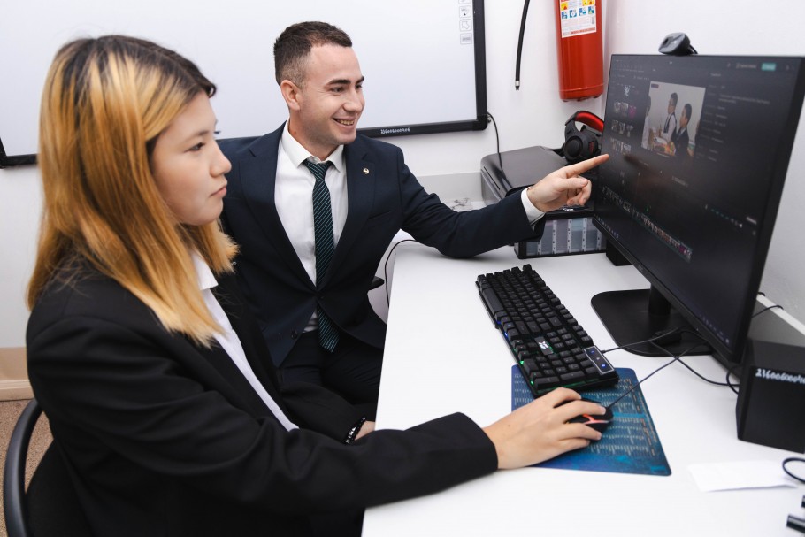 Сүт клизмасы порно сағат Шашты жас сұлумен жыныстық қатынас