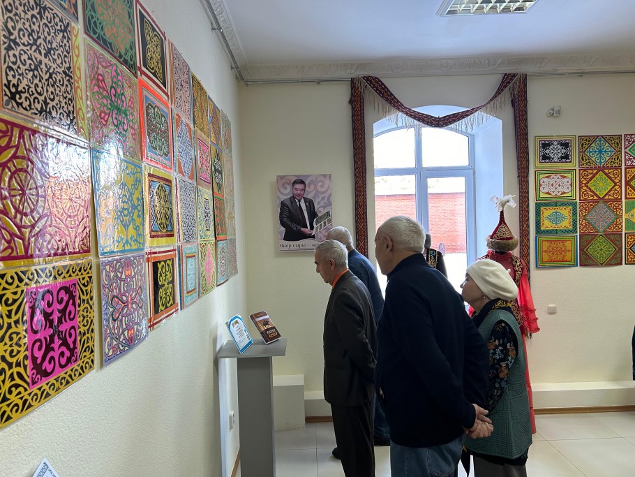 Көйлектегі белдікке серпімді қалай тігу керек