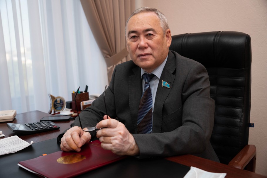 Жас және өте азғын Көліктер мен қыздар 240 320 порно