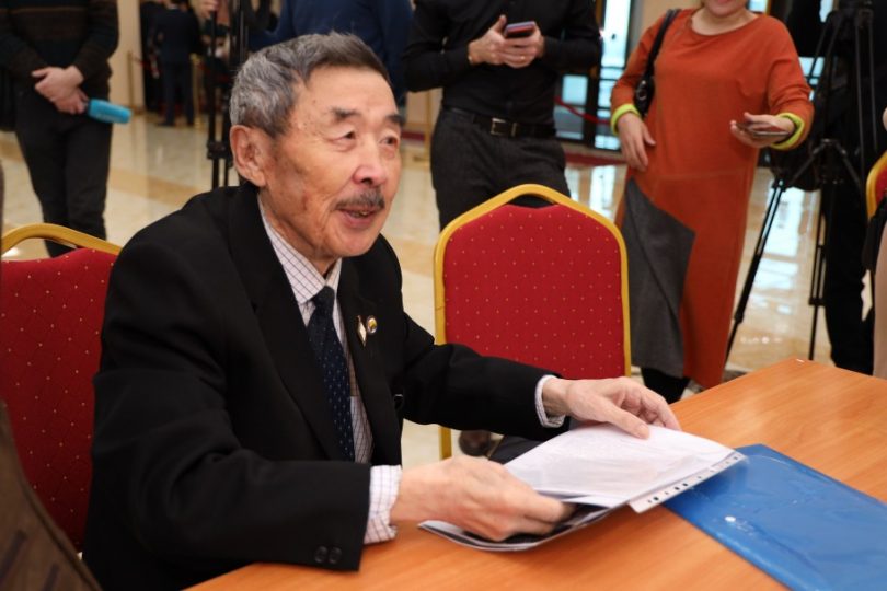 Порно әйелдер шын мәнінде ақша үшін ішіне спермы